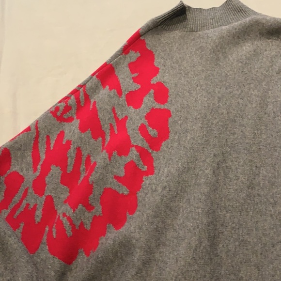 Grey poncho - Picture 3 of 3